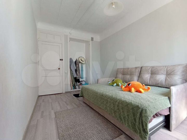 Комната 24 м² в 4-к., 3/5 эт.