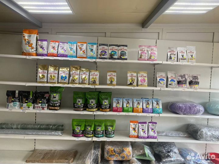 Корма,игрушки,аксессуары,намордники и т.д