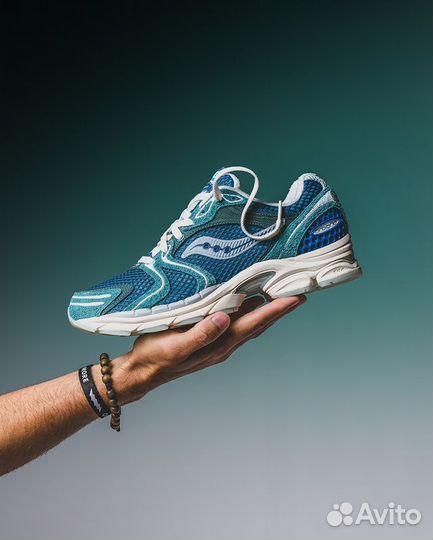 END. x Saucony ProGrid Triumph 4