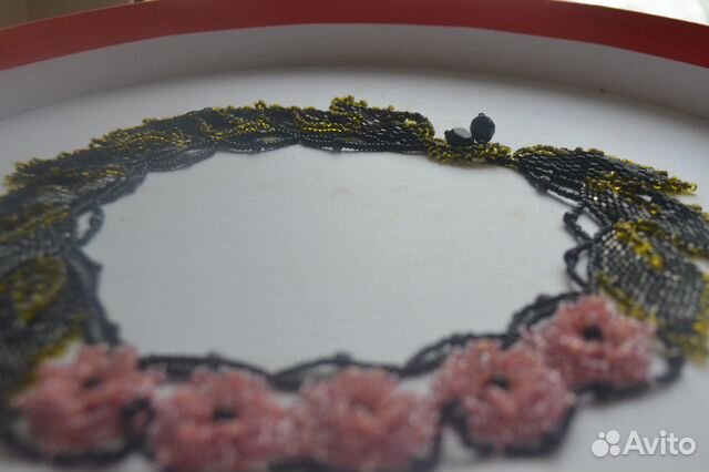 Колье с цветами