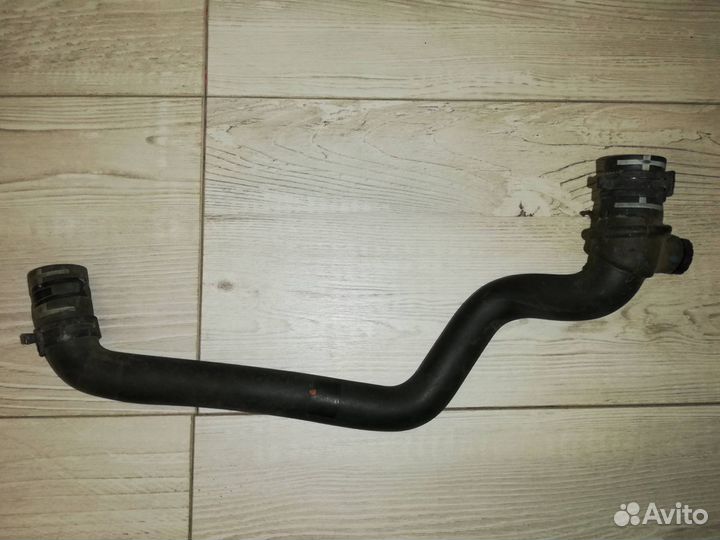 Патрубок системы охлаждения Volvo C30, V50