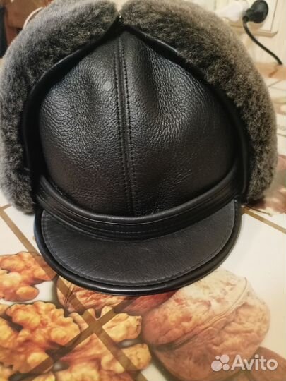 Мужская кожаная кепка зимняя