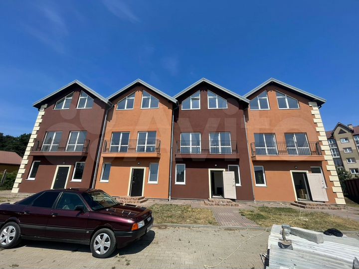 Таунхаус 195 м² на участке 2 сот.