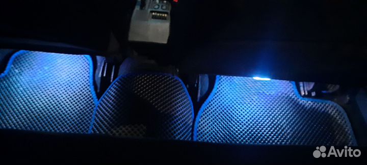 Контурная подсветка салона