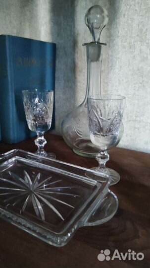 Графин, две рюмки и лодочка для закусок, хрусталь