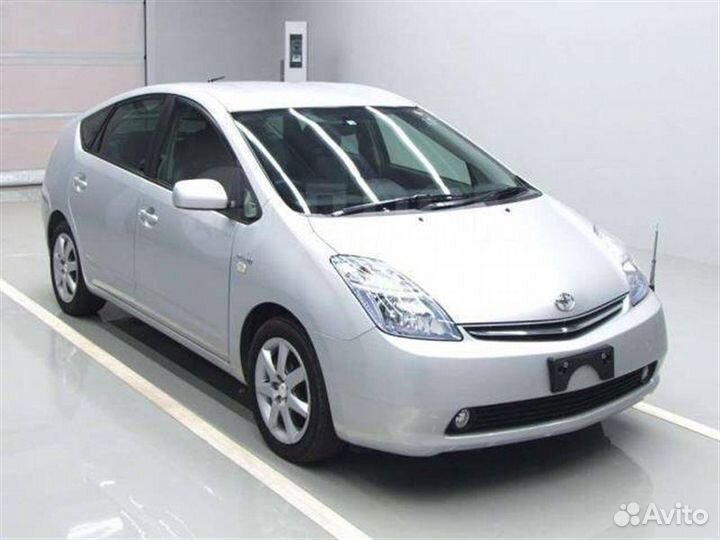 Форточка кузова передняя правая Toyota Prius NHW20