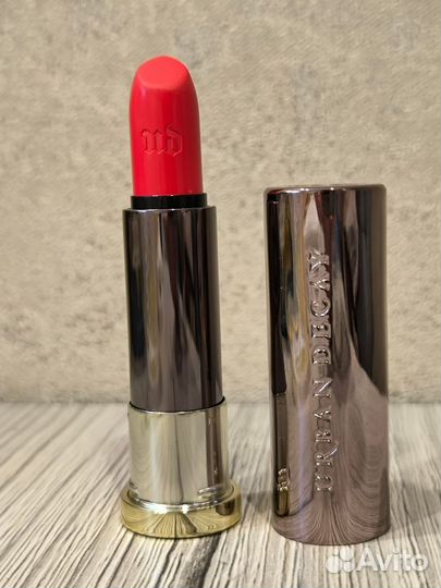 Помада Urban Decay б/у