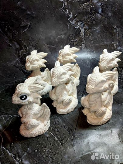 Статуэтка / фигурка дракон к новому году из гипса