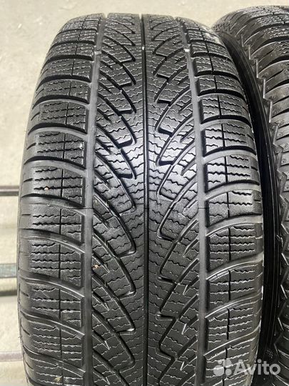 Goodyear UltraGrip 8 Performance 215/60 R16