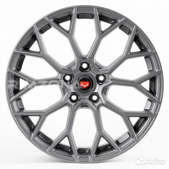 Литой диск в стиле vossen R18 5x114.3