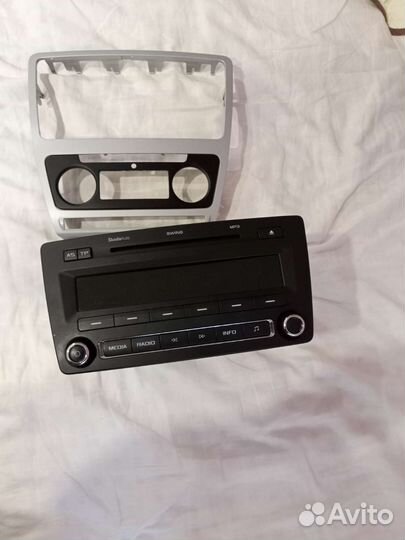 Штатная магнитола на skoda octavia a5