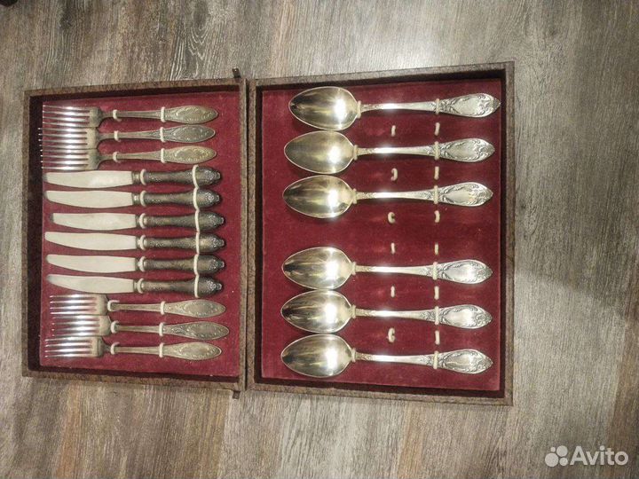 Набор мельхиоровых столовых приборов