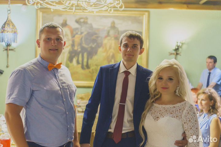 Ведущий - поющий