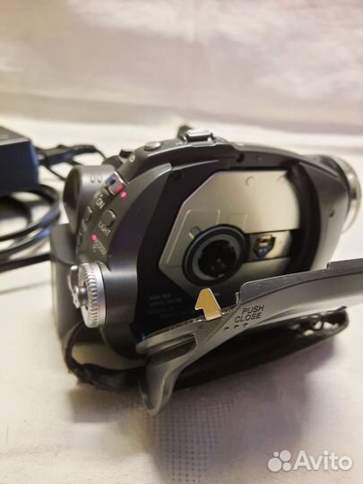 Видеокамера panasonic VDR -D230