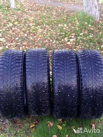 Bridgestone Blizzak Spike-01 215/60 R17