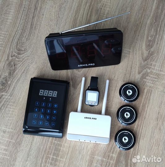 Кнопка вызова официанта в комллекте с часами табло