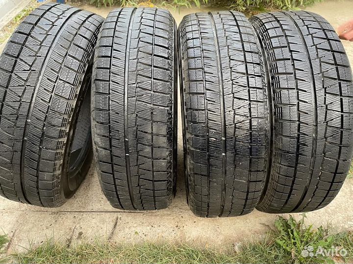 Bridgestone Blizzak Revo GZ 215/60 R17