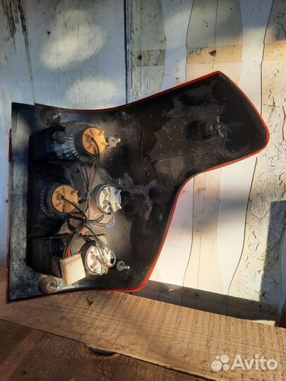 Задний левый фонарь на УАЗ патриот