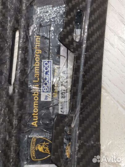 Lamborghini urus накладка бампера правая carbon