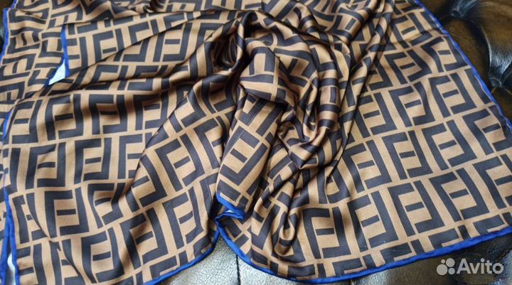 Платок шелковый 95см fendi ручной подгиб