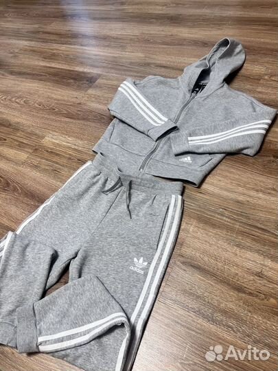 Спортивный костюм adidas для девочек 140-146