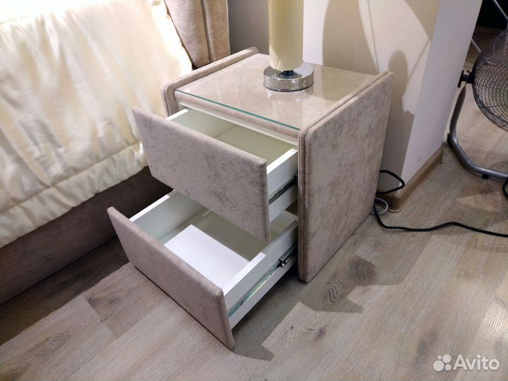 Тумба прикроватная