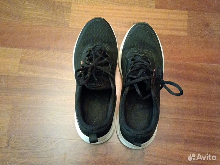 Кроссовки мужские 41 размер бу