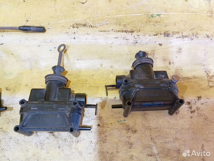 Активатор замка двери Mercedes Benz W124 1984-1995