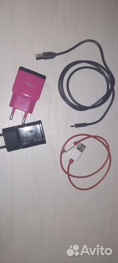 Зарядное устройство на Samsung и кабели