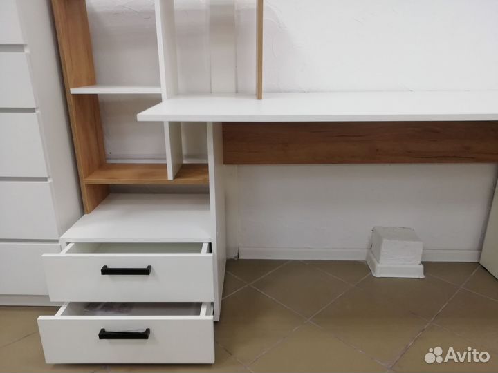 Компьютерный стол новый