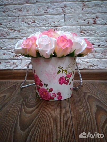 Букет из мыльных роз с бабочкой