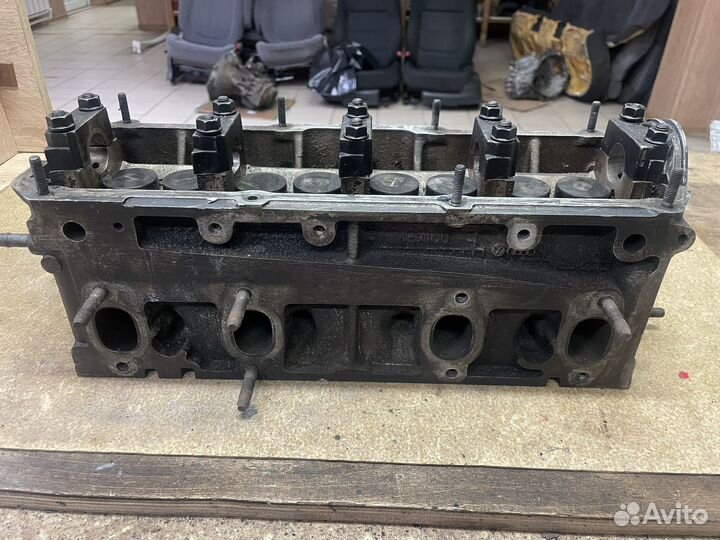 Головка блока цилиндров Volksvagen. Skoda 1.6 8V
