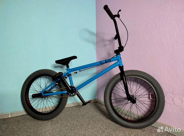 Трюковой велосипед BMX