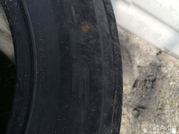 Bridgestone Dueler H/T 687 225 R17