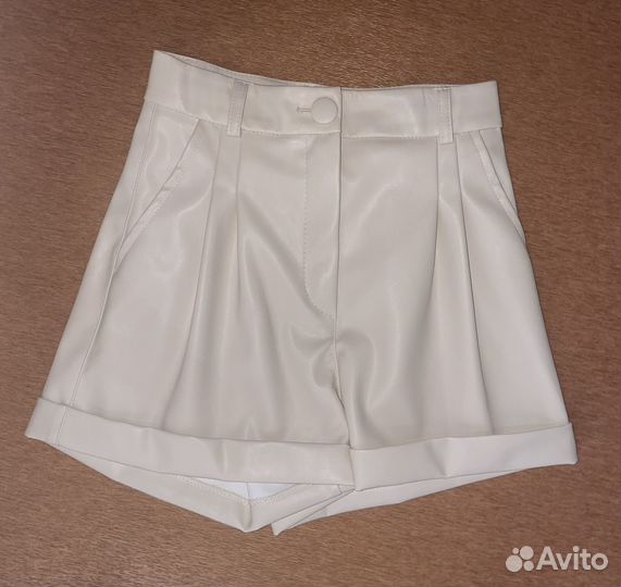 Кожаные шорты