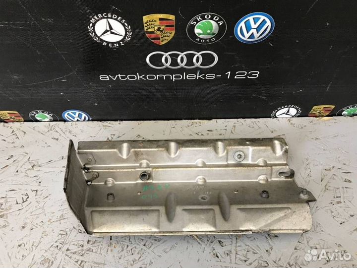 Кожух выпускного коллектора Audi A3 8P ccza 2008