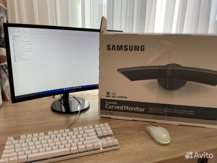 Изогнутый Монитор Samsung 