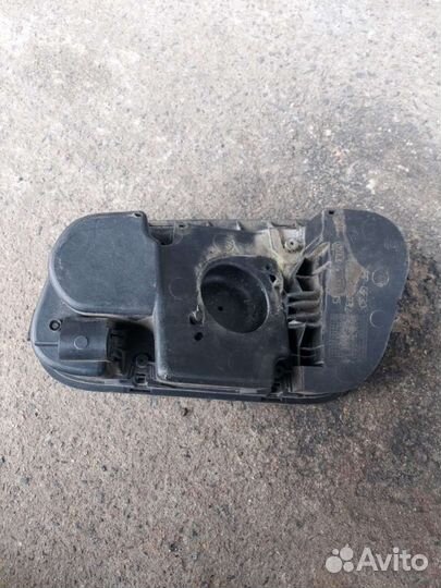 Лючок бензобака Renault Espace 4 restailing 820010