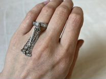 Серебряное кольцо с кисточкой