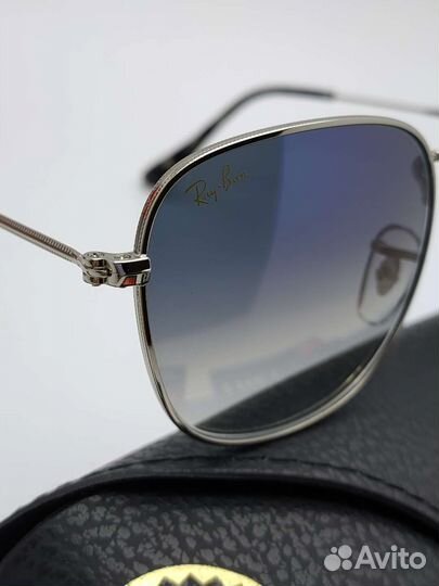 Солнцезащитные очки Ray-Ban Frank RB3857
