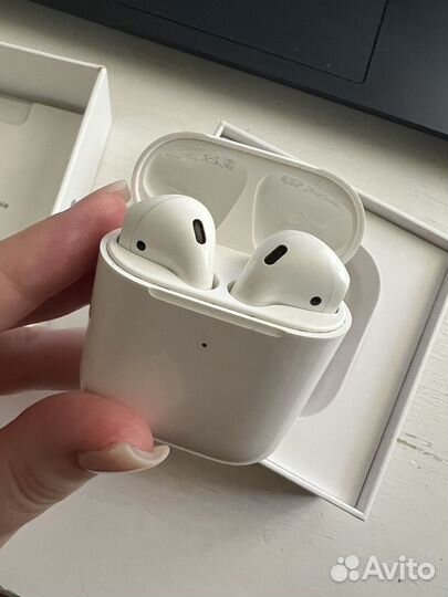 Apple airpods (2 поколение) оригинал