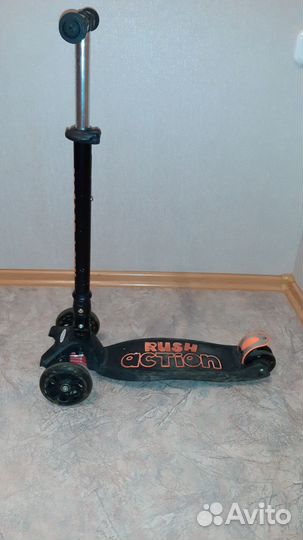 Самокат детский со светящимися колесами