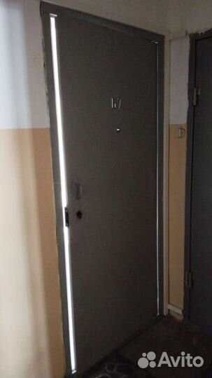 Дверь входная металлическая от застройщика