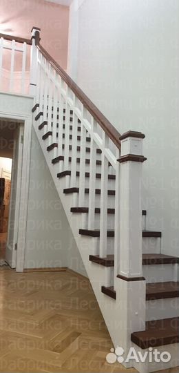 Лестница на металлическом каркасе