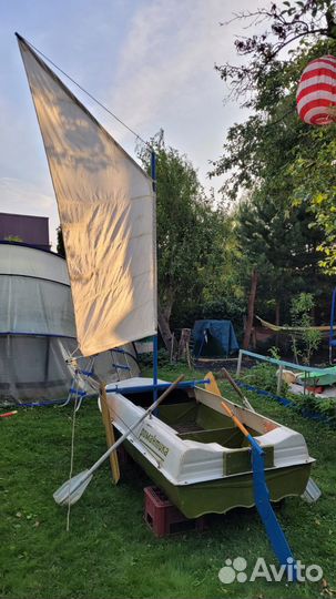 Лодка Романтика с комплектом парусного снаряжения