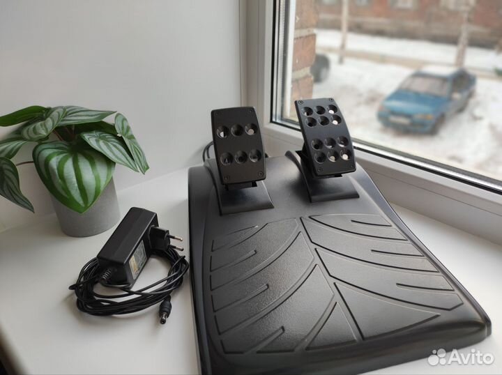 Игровой руль logitech driving force gt