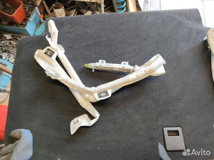 Подушка безопасности боковая (шторка) правая