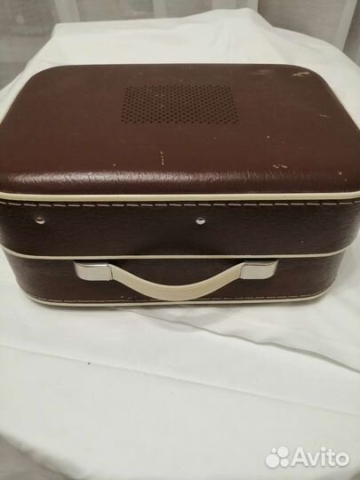 Виниловый проигрыватель