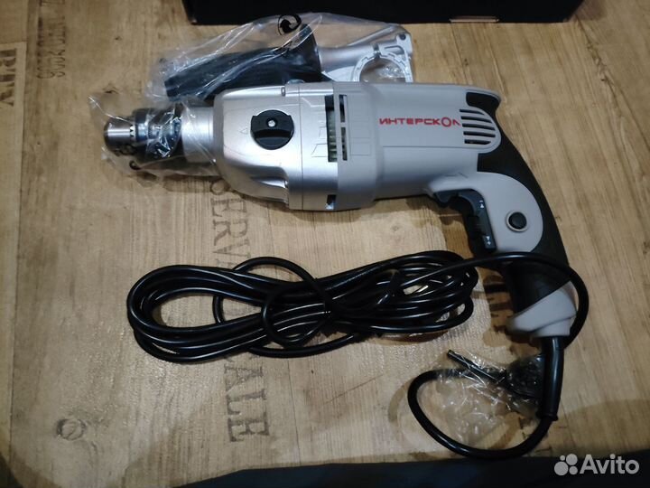 Сетевая ударная дрель Интерскол ду-13/810эр