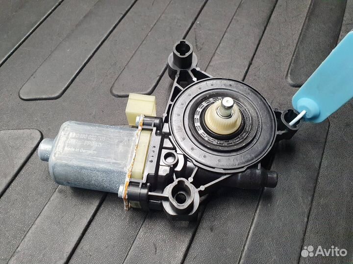 Моторчик стеклоподъемника Audi Q7 4M 2016